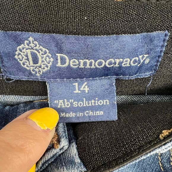Democracy absolution plus size blue jeans pockets zip & button closure size 14 - Picture 7 of 7